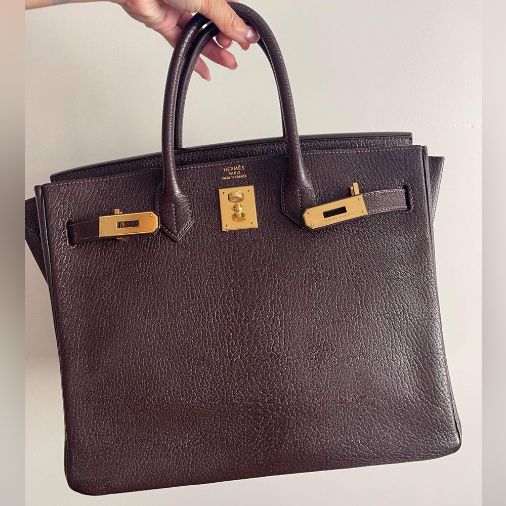 In like new condition Hermes HAC 32 in chèvre (goat) skin leather